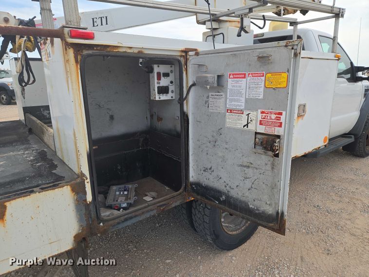 image for item EW0001 2009 Ford F450 Super Duty bucket truck