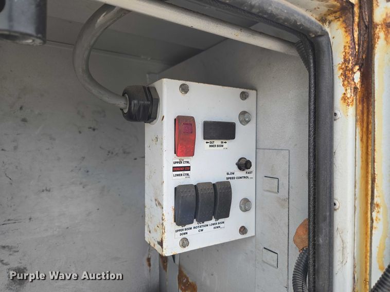 image for item EW0001 2009 Ford F450 Super Duty bucket truck