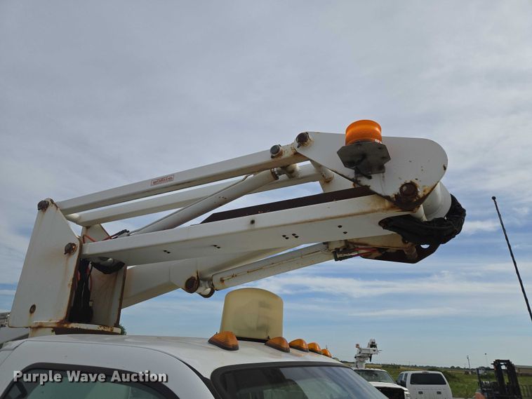 image for item EW0001 2009 Ford F450 Super Duty bucket truck