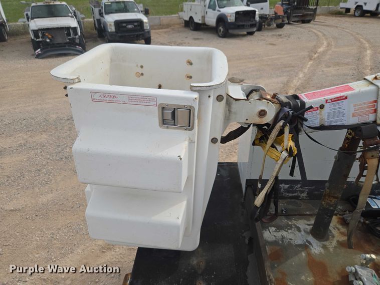 image for item EW0001 2009 Ford F450 Super Duty bucket truck