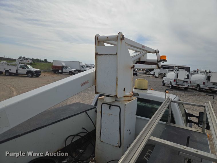 image for item EW0001 2009 Ford F450 Super Duty bucket truck