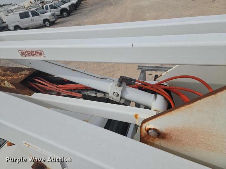 image for item EW0001 2009 Ford F450 Super Duty bucket truck