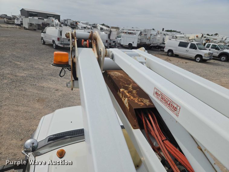 image for item EW0001 2009 Ford F450 Super Duty bucket truck
