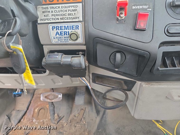 image for item EW0001 2009 Ford F450 Super Duty bucket truck