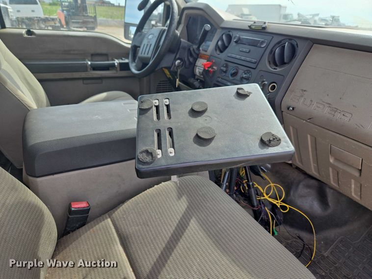 image for item EW0001 2009 Ford F450 Super Duty bucket truck