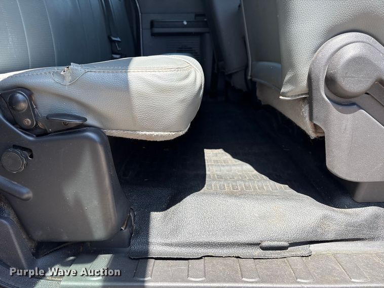 image for item EW0058 2012 Ford F350 Super Duty Ext. Cab dump bed pickup truck