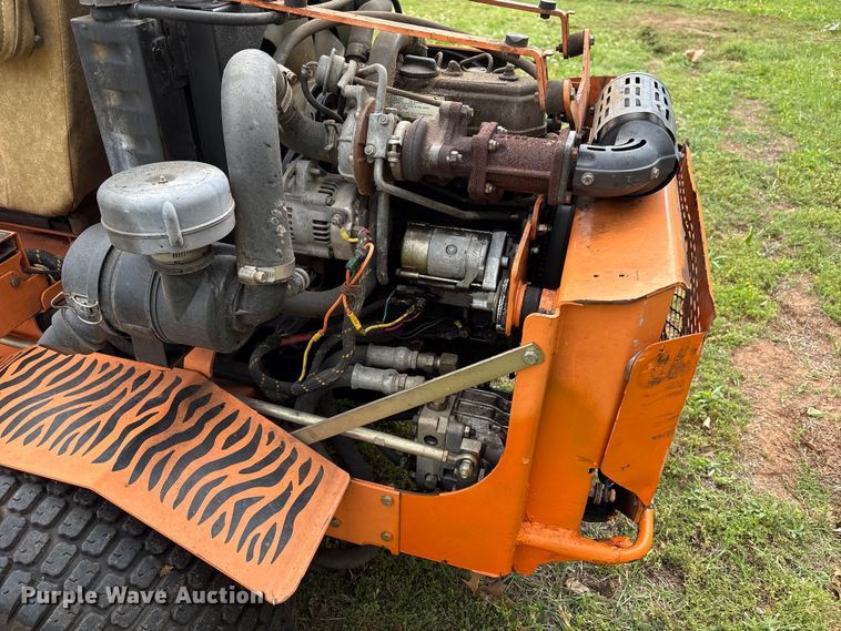 image for item EW0067 Scag STT-31BSD ZTR lawn mower