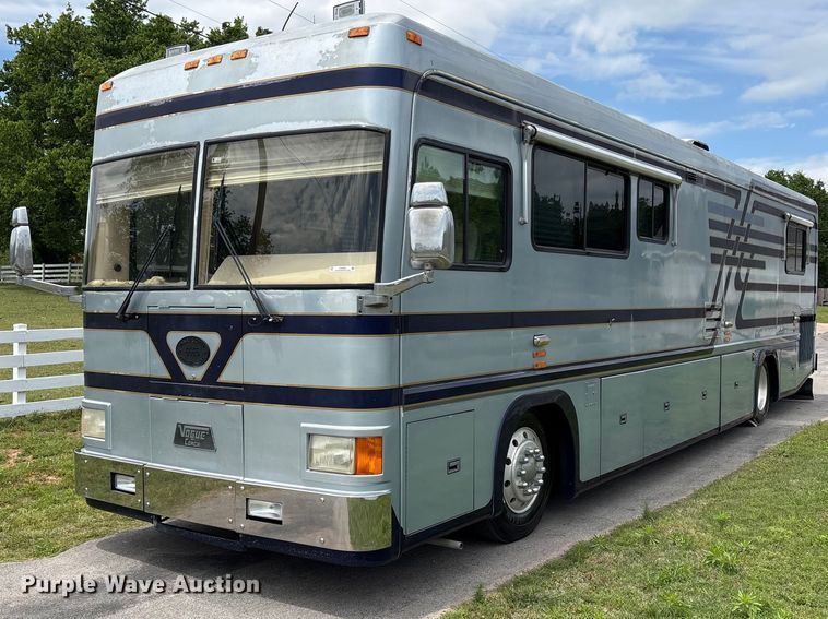 image for item EW0068 1998 Vogue RV