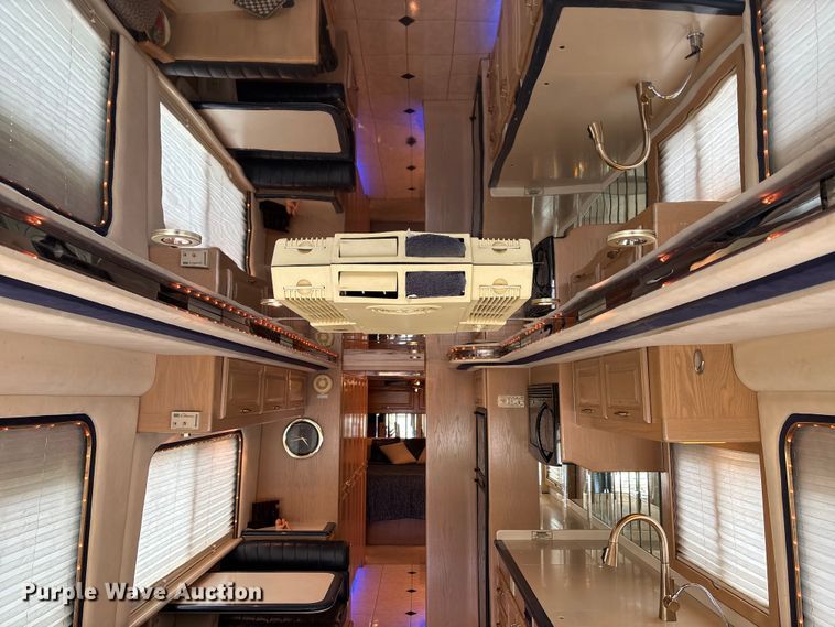 image for item EW0068 1998 Vogue RV
