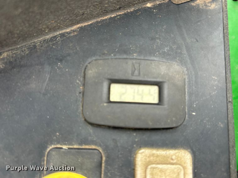 image for item EW0071 2011 John Deere 2225 42C ZTR lawn mower