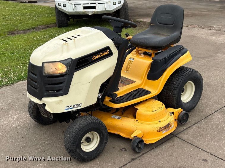 image for item EW0079 Cub Cadet 13WQ91AP0094456936 lawn mower