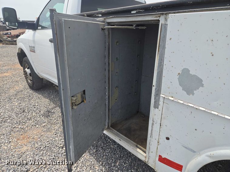 image for item EW0083 2014 RAM 3500 utility bed pickup truck