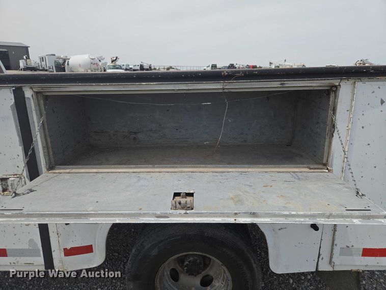 image for item EW0083 2014 RAM 3500 utility bed pickup truck