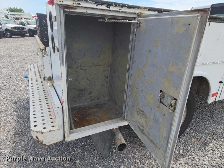 image for item EW0083 2014 RAM 3500 utility bed pickup truck
