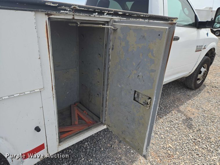 image for item EW0083 2014 RAM 3500 utility bed pickup truck