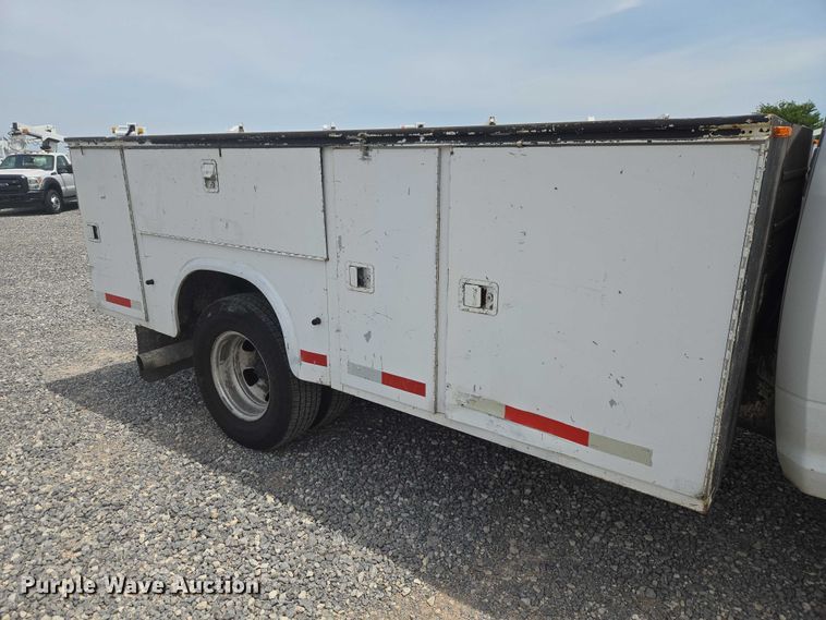 image for item EW0083 2014 RAM 3500 utility bed pickup truck