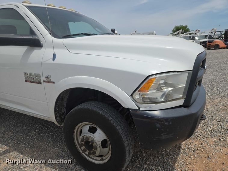 image for item EW0083 2014 RAM 3500 utility bed pickup truck