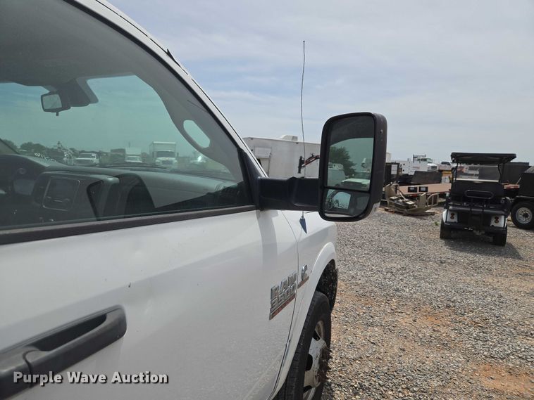 image for item EW0083 2014 RAM 3500 utility bed pickup truck