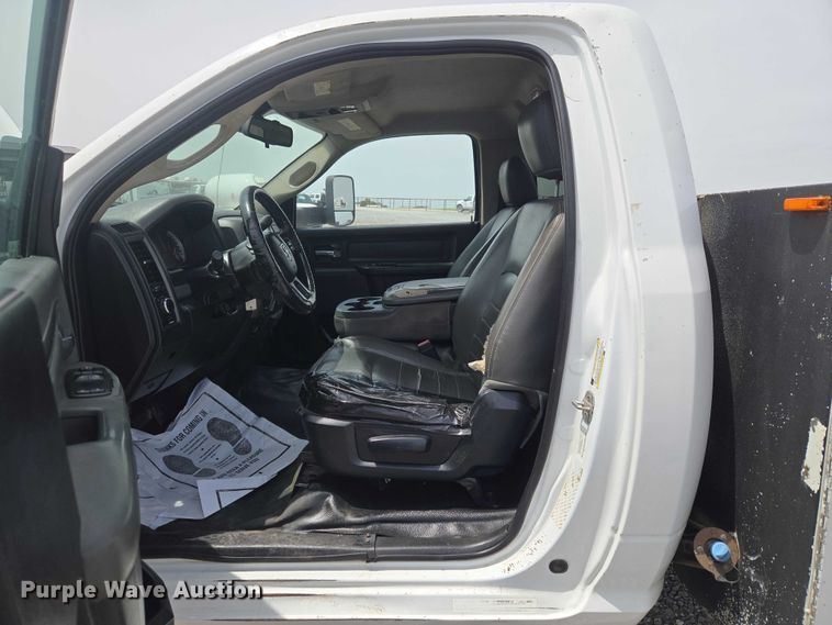image for item EW0083 2014 RAM 3500 utility bed pickup truck