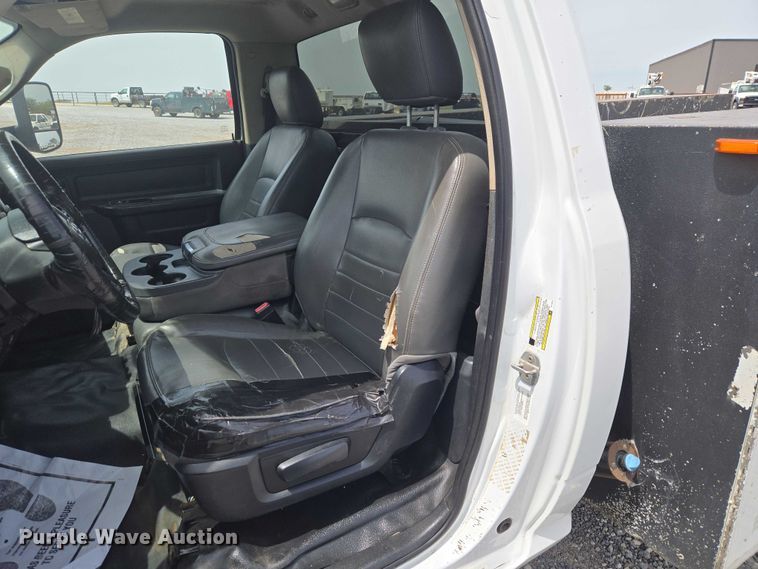 image for item EW0083 2014 RAM 3500 utility bed pickup truck