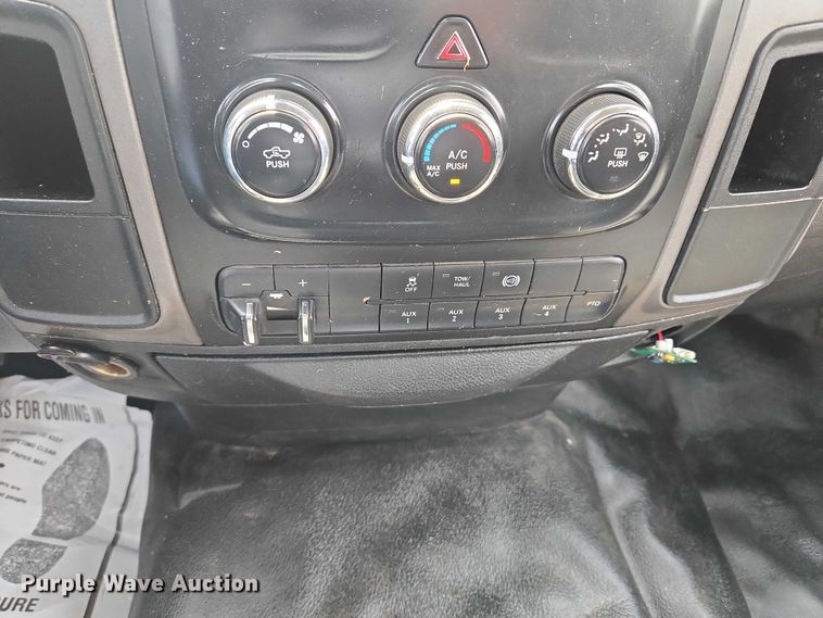 image for item EW0083 2014 RAM 3500 utility bed pickup truck