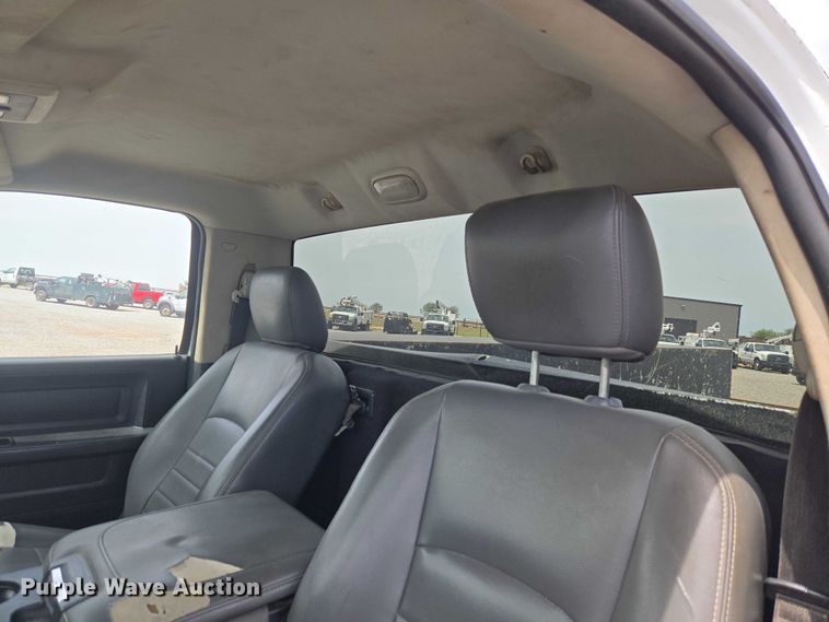 image for item EW0083 2014 RAM 3500 utility bed pickup truck