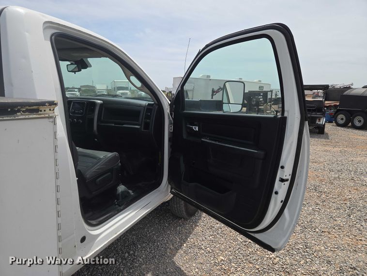 image for item EW0083 2014 RAM 3500 utility bed pickup truck
