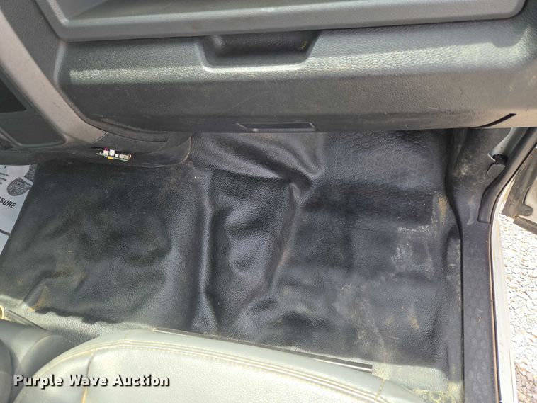 image for item EW0083 2014 RAM 3500 utility bed pickup truck