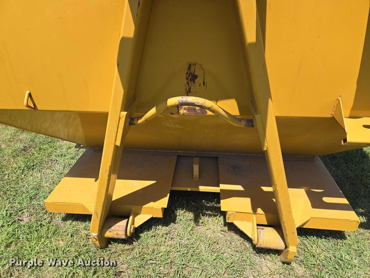 image for item EW0107 Roll offs roll off dumpster