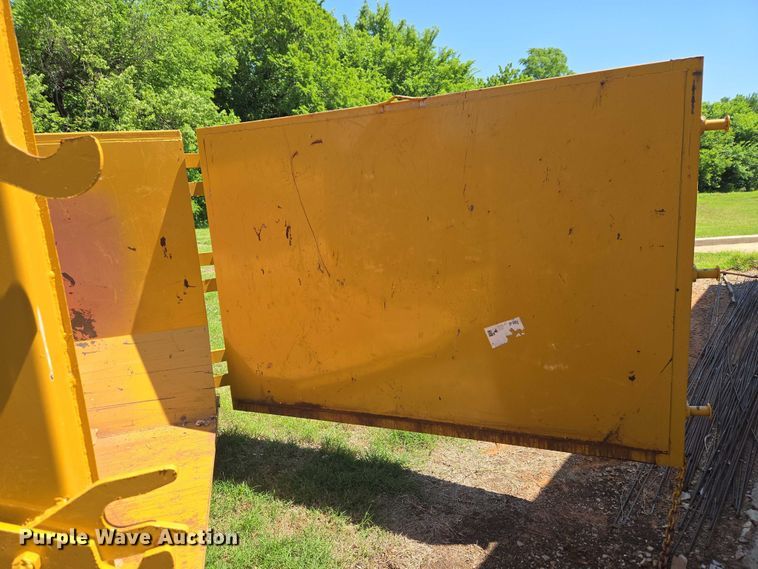 image for item EW0108 Roll offs roll off dumpster