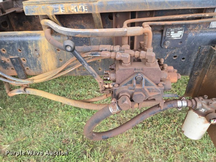 image for item EW0120 2007 International DuraStar 4300 hook lift truck