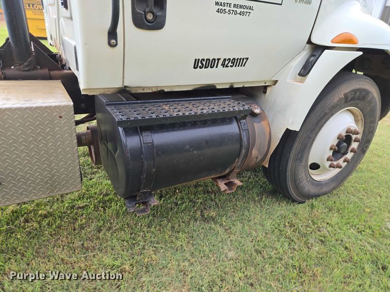 image for item EW0120 2007 International DuraStar 4300 hook lift truck