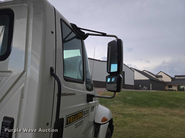 image for item EW0120 2007 International DuraStar 4300 hook lift truck