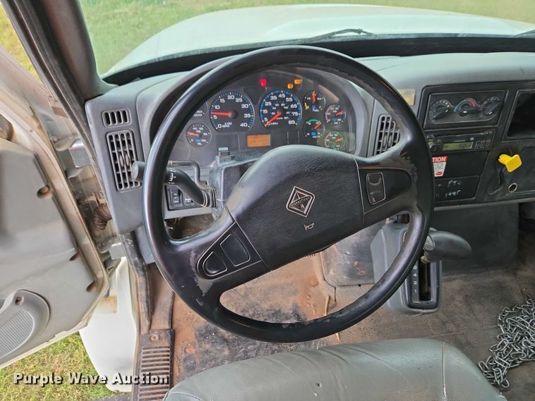 image for item EW0120 2007 International DuraStar 4300 hook lift truck