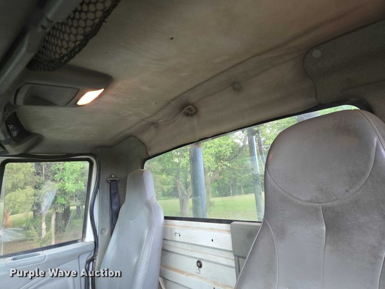 image for item EW0120 2007 International DuraStar 4300 hook lift truck