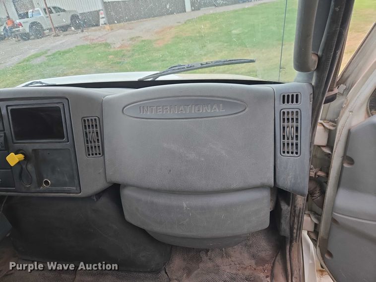 image for item EW0120 2007 International DuraStar 4300 hook lift truck