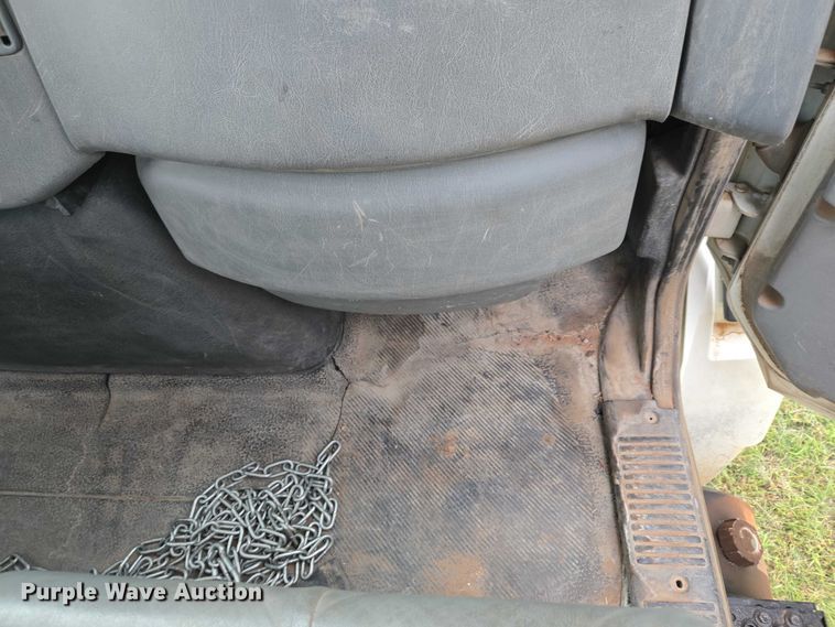 image for item EW0120 2007 International DuraStar 4300 hook lift truck