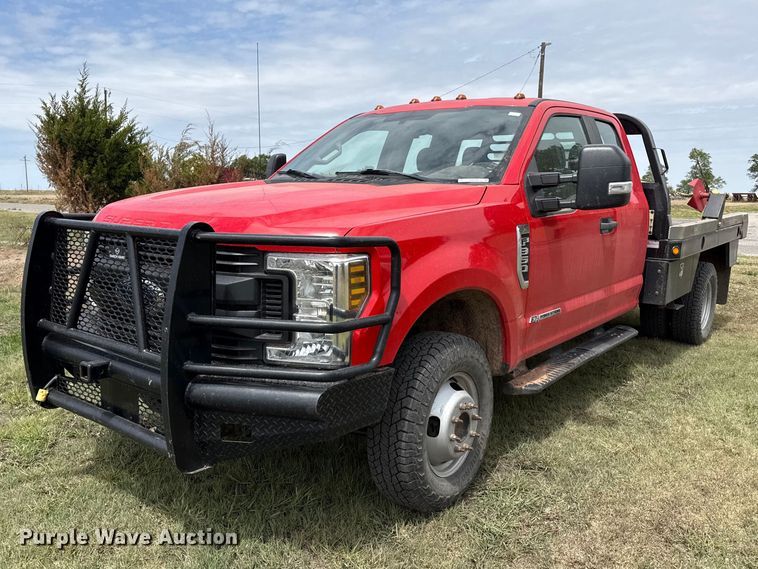 2019 Ford F350  Super Duty XL Ext. Cab bale bed pickup truck