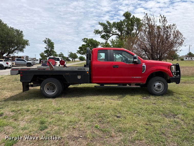 image for item EW4499 2019 Ford F350  Super Duty XL Ext. Cab bale bed pickup truck