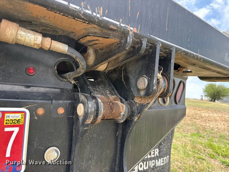 image for item EW4499 2019 Ford F350  Super Duty XL Ext. Cab bale bed pickup truck