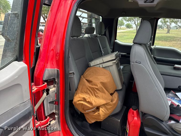 image for item EW4499 2019 Ford F350  Super Duty XL Ext. Cab bale bed pickup truck