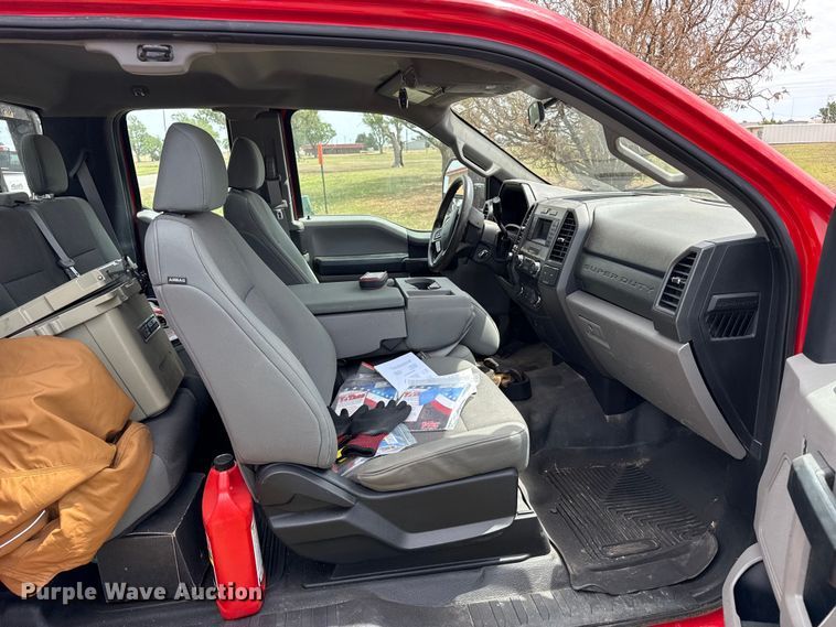 image for item EW4499 2019 Ford F350  Super Duty XL Ext. Cab bale bed pickup truck
