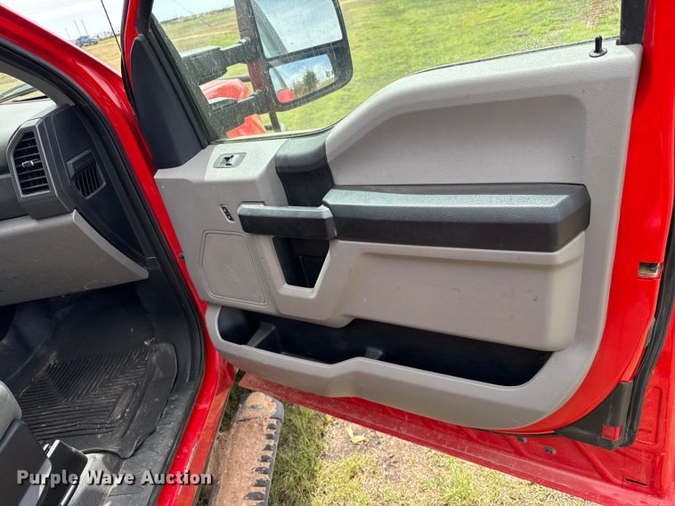 image for item EW4499 2019 Ford F350  Super Duty XL Ext. Cab bale bed pickup truck