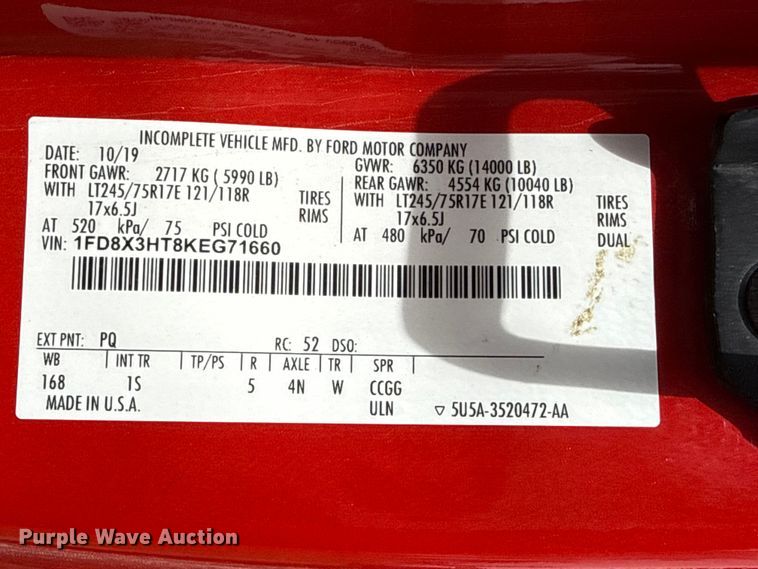 image for item EW4499 2019 Ford F350  Super Duty XL Ext. Cab bale bed pickup truck
