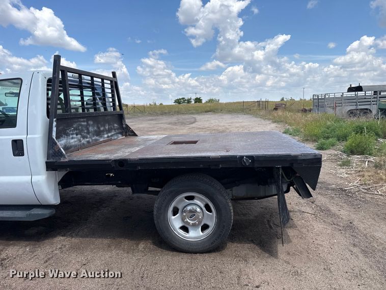 image for item EW4510 2008 Ford F350 Super Duty flatbed pickup truck