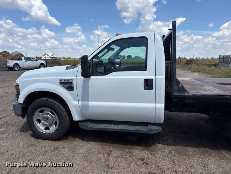 image for item EW4510 2008 Ford F350 Super Duty flatbed pickup truck