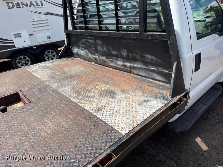 image for item EW4510 2008 Ford F350 Super Duty flatbed pickup truck