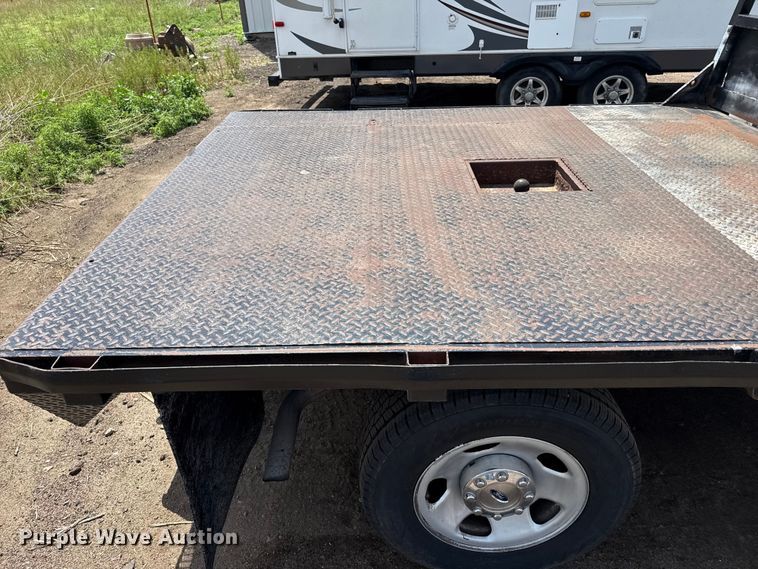 image for item EW4510 2008 Ford F350 Super Duty flatbed pickup truck