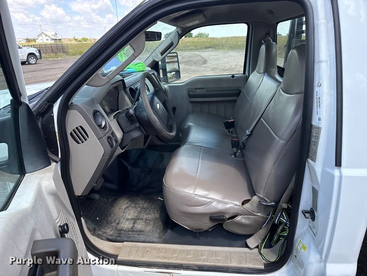 image for item EW4510 2008 Ford F350 Super Duty flatbed pickup truck