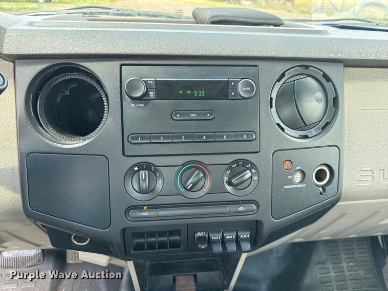 image for item EW4510 2008 Ford F350 Super Duty flatbed pickup truck